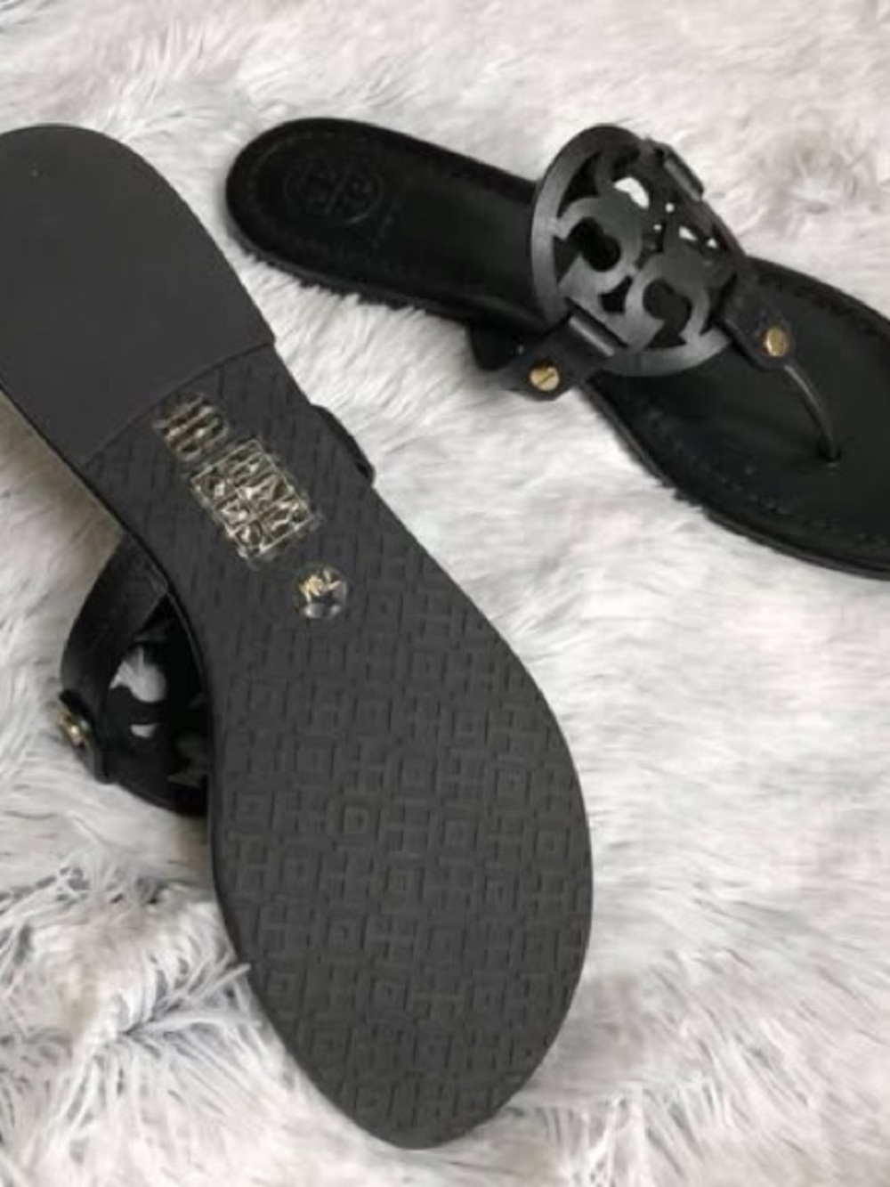 Tory Burch Black Cutout Logo Thong Sandals - Picture 3 of 6